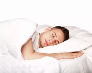 Hombre durmiendo cama seda Climsom Silk